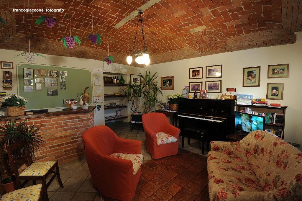 Agriturismo Il Gioco Dell'Oca Бароло Экстерьер фото